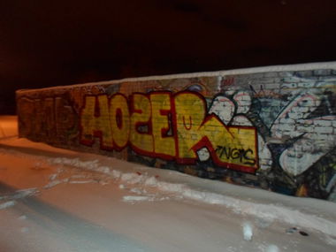 Graffiti Bombing - Photo by criminvl - ?????, hoser, tallinn (2012)