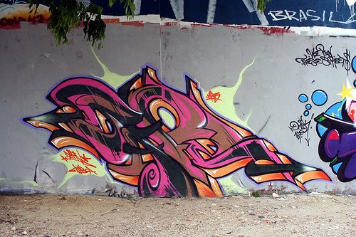 Graffiti Wall - Photo by cris1
