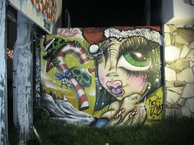 Graffiti Wall in Los Angeles - Photo by cruze2 - Vyal, Sand