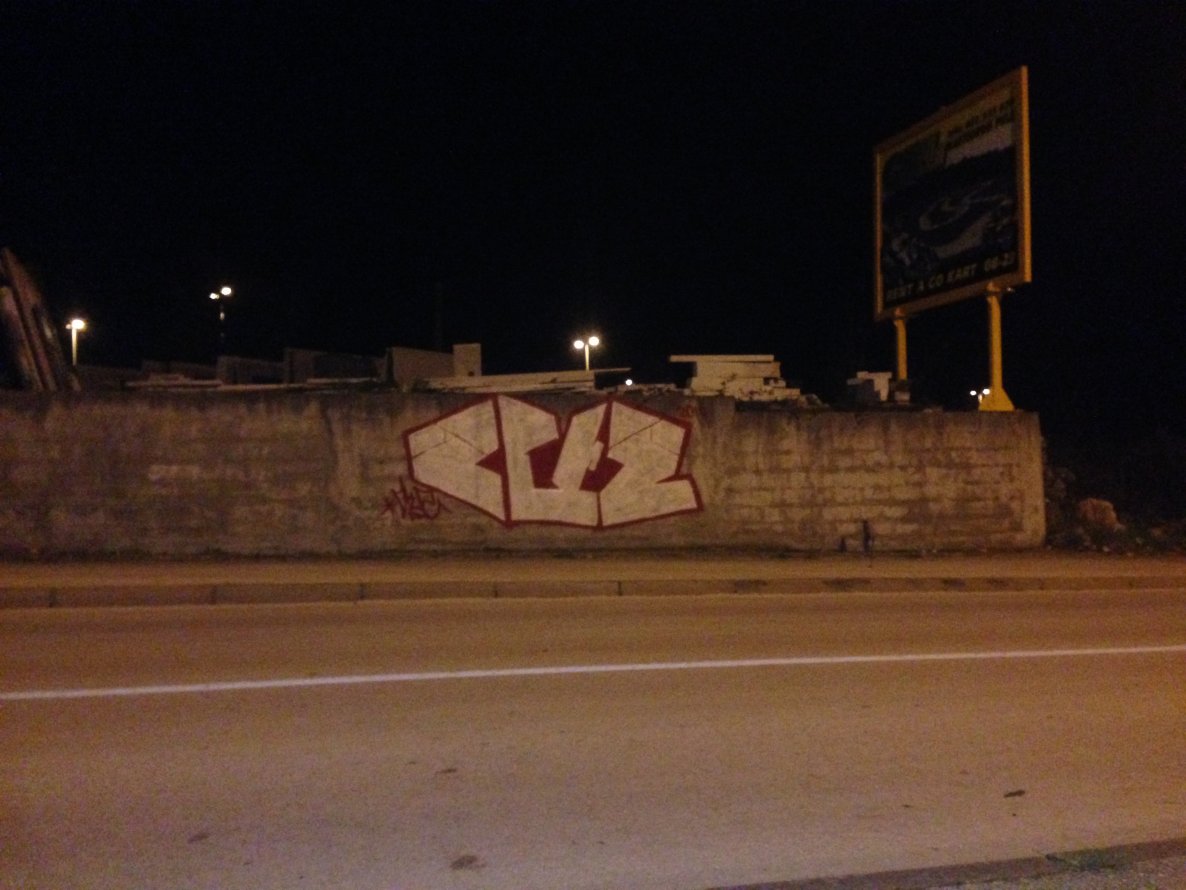 Graffiti Bombing - Photo by cruzoe (2014)