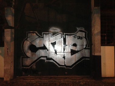 Graffiti Bombing - Photo by cruzoe (2014)
