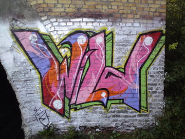 Graffiti Wall - Photo by curko