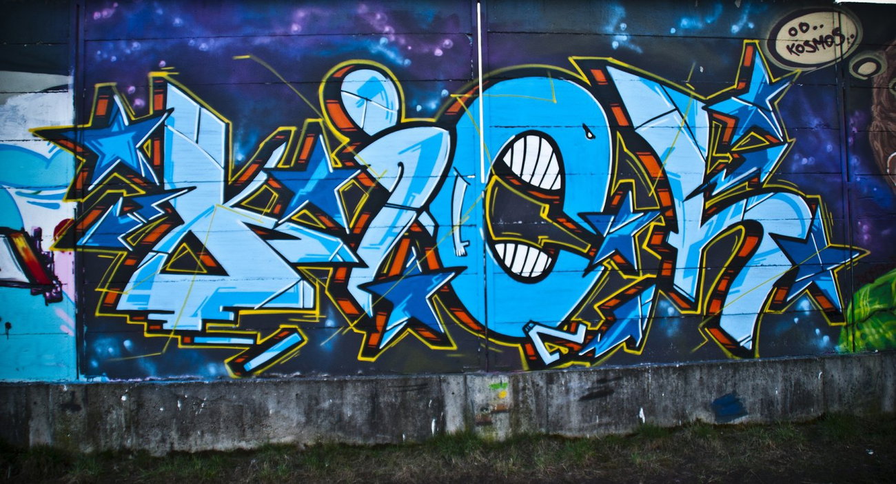 Graffiti Wall - Photo by curko