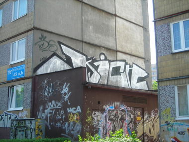 Graffiti Bombing - Photo by curko