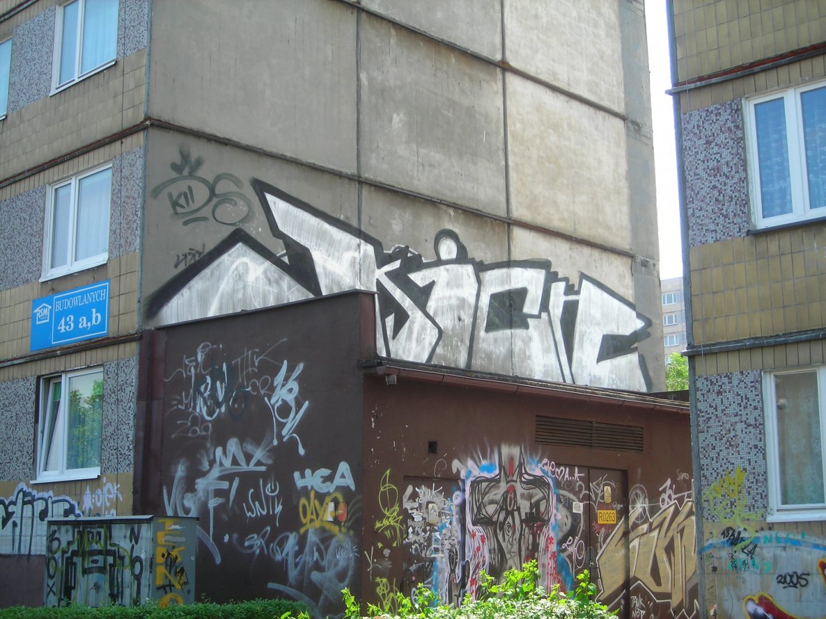 Graffiti Bombing - Photo by curko
