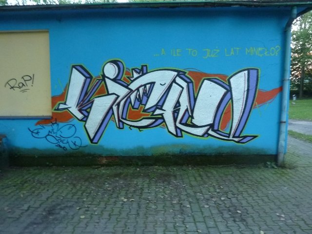 Graffiti Wall - Photo by curko