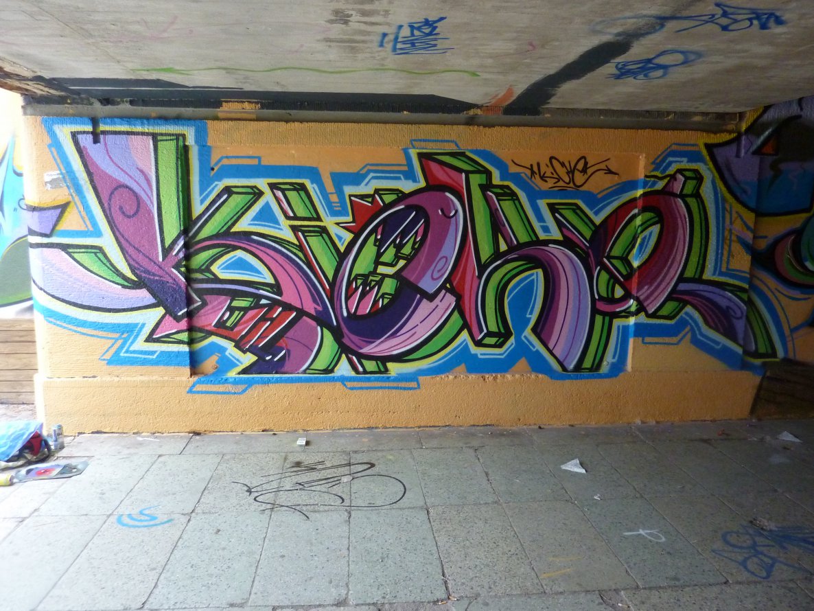 Graffiti Wall - Photo by curko