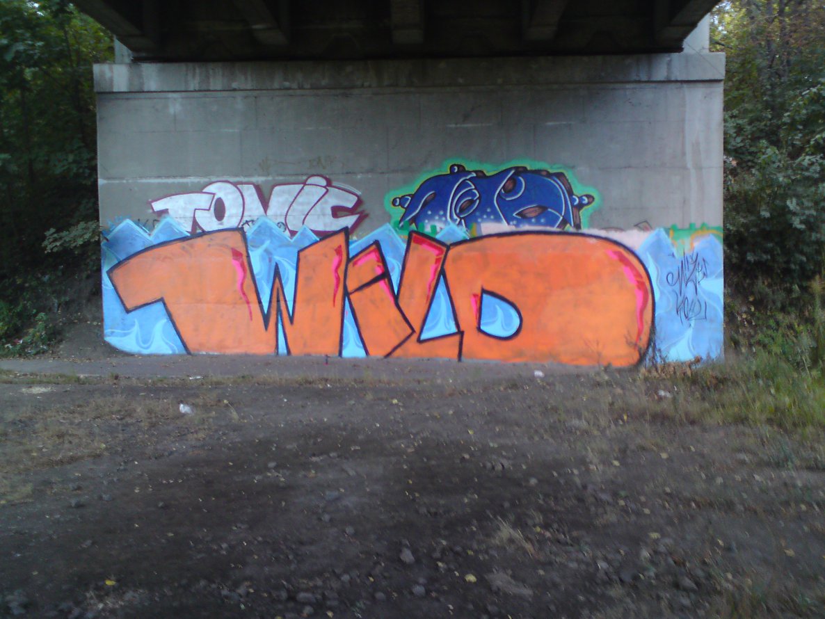 Graffiti Wall - Photo by curko