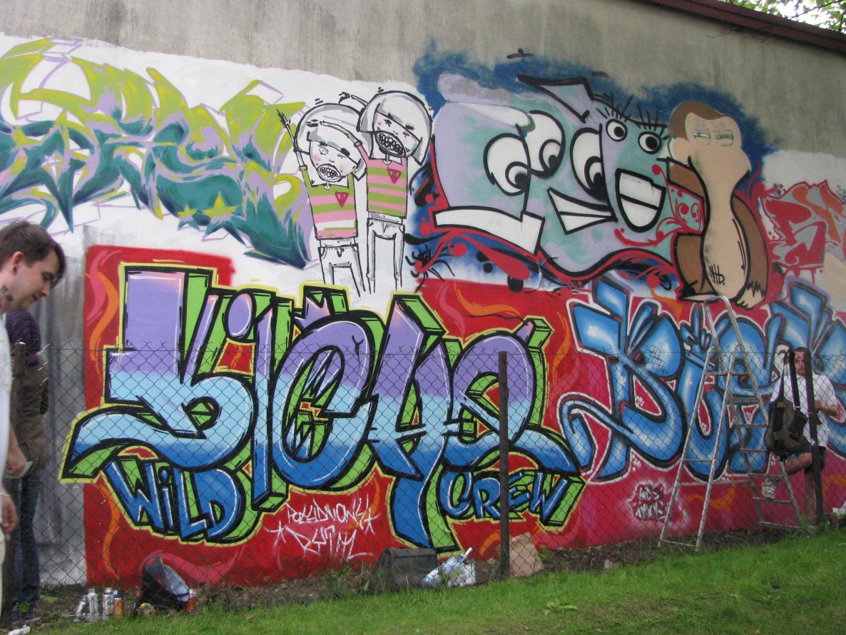 Graffiti Wall - Photo by curko