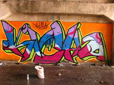 Graffiti Wall - Photo by curko