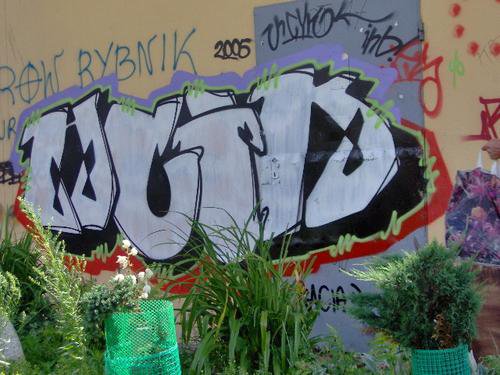 Graffiti Wall - Photo by curko