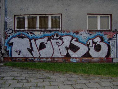 Graffiti Wall - Photo by curko
