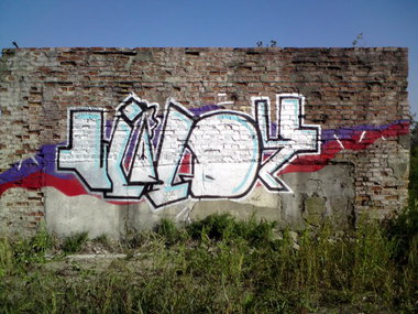 Graffiti Wall - Photo by curko