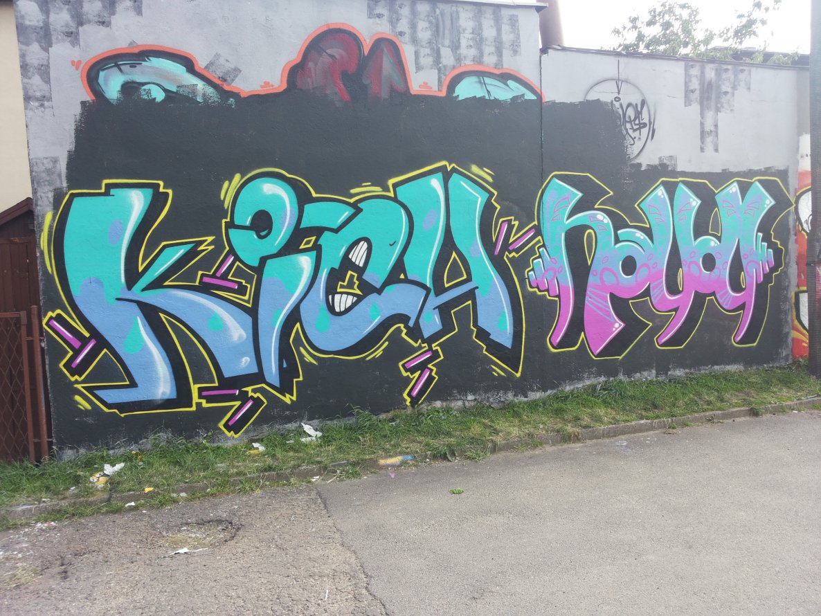 Graffiti Wall - Photo by curko