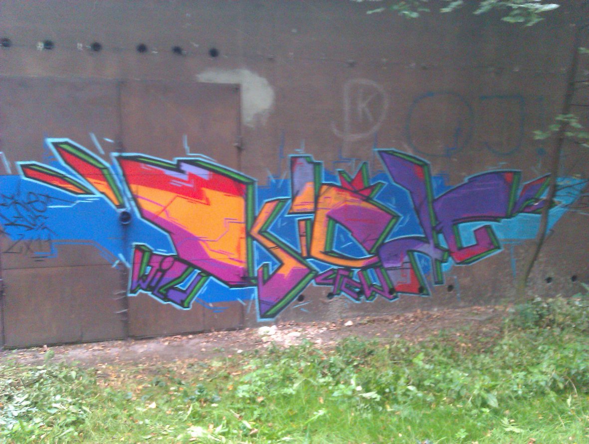 Graffiti Wall - Photo by curko