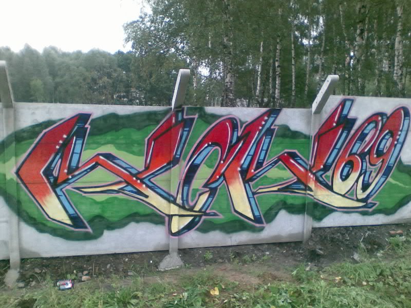 Graffiti Wall - Photo by curko