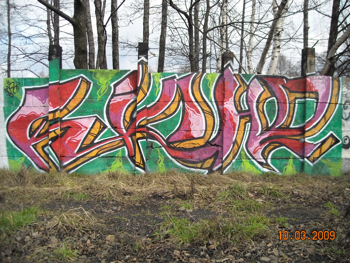 Graffiti Wall - Photo by curko