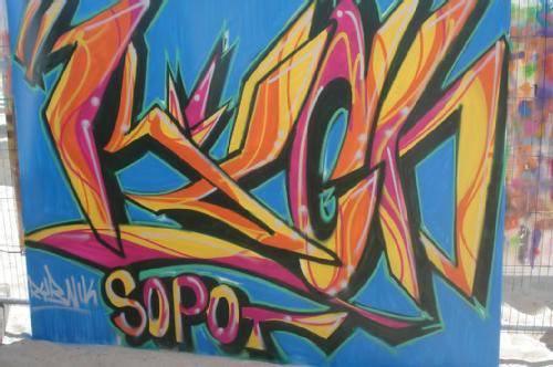 Graffiti Wall - Photo by curko