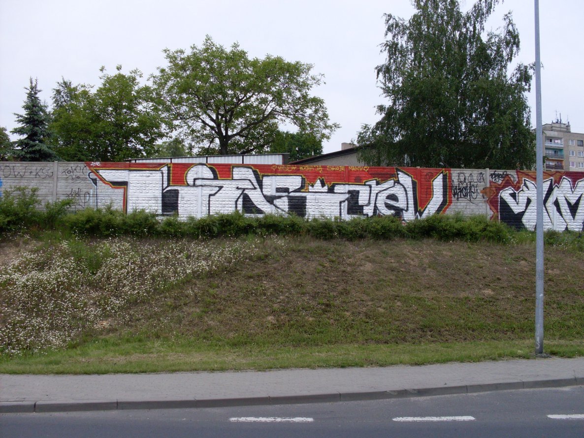 Graffiti Wall - Photo by curko