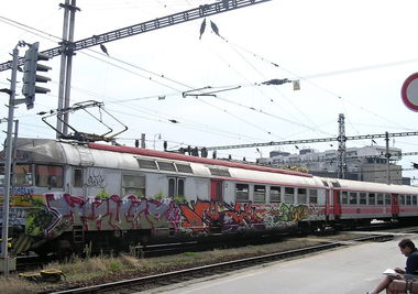 Graffiti Train in Česko - Photo by czechffiti - pantograf