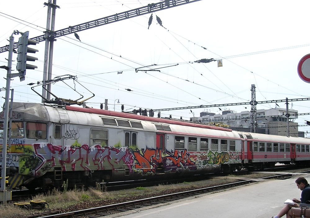 Graffiti Train in Česko - Photo by czechffiti - pantograf