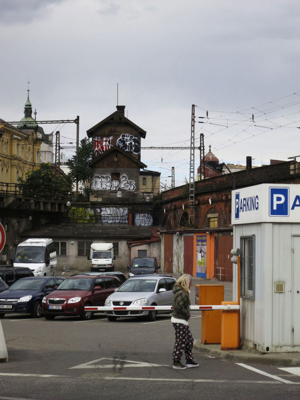 Graffiti Bombing in Praha - Photo by czechffiti - throw, ups (2015)