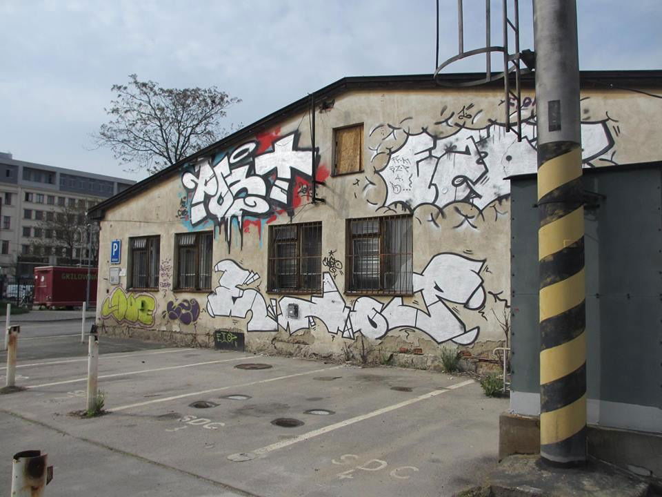 Graffiti Wall in Brno - Photo by czechffiti - chrom (2015)