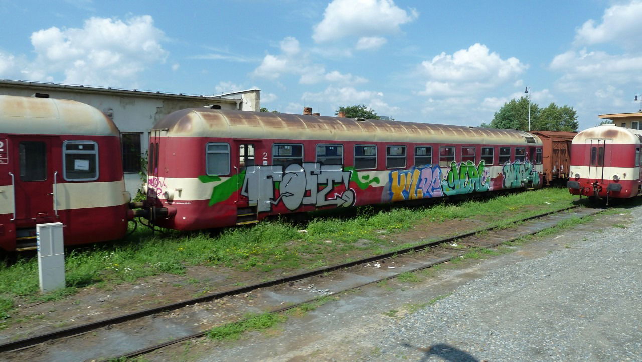 Graffiti Train in Česko - Photo by czechffiti - fast, ynde, yeal