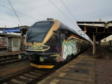 Graffiti Train in Praha - Photo by czechffiti - leo, rawm, isk