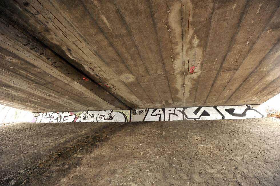 Graffiti Bombing in Ostrava - Photo by czechffiti - heros, bags, laps (2016)