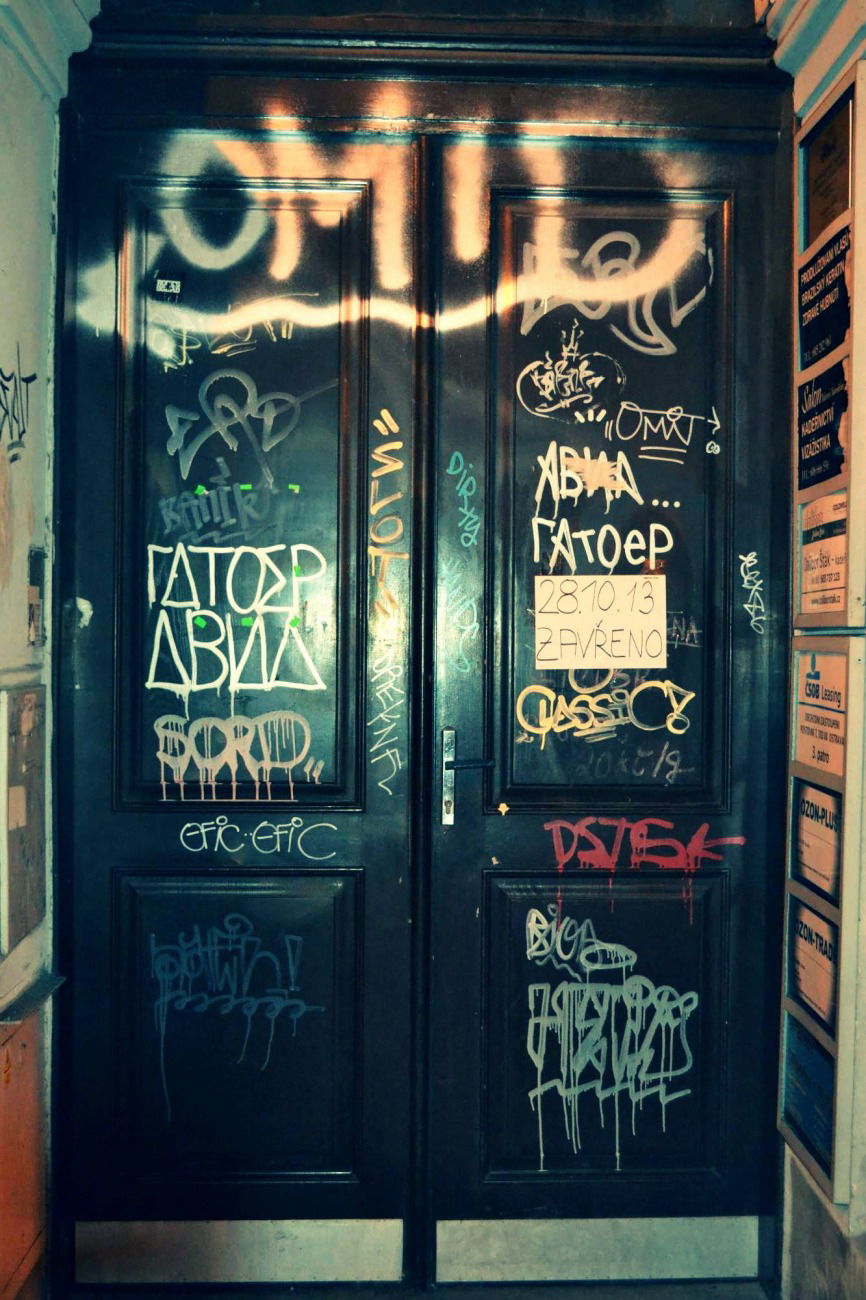 Graffiti Bombing in Ostrava - Photo by czechffiti - tags, drips