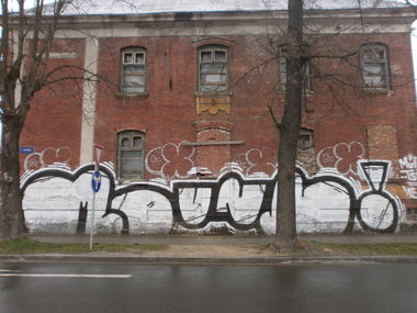 Graffiti Bombing in Ostrava - Photo by czechffiti - moun, tsu, chrom