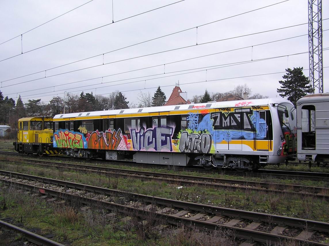 Graffiti Train in Praha - Photo by czechffiti - write, t2b, vice
