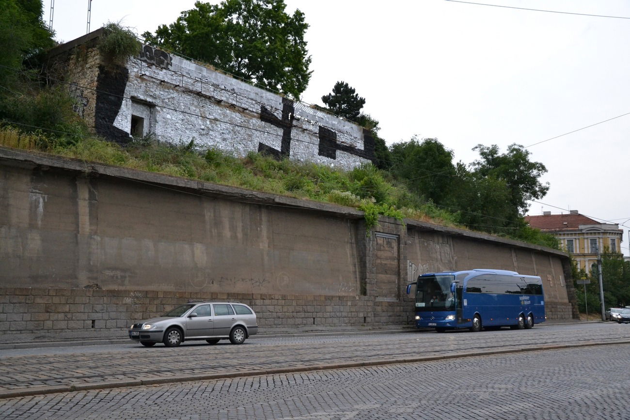 Graffiti Bombing in Praha - Photo by czechffiti - fc