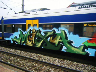 Graffiti Train - Photo by daREALziegenpeter - mixa, mixer