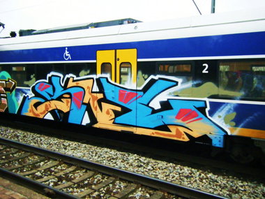 Graffiti Train - Photo by daREALziegenpeter - kine