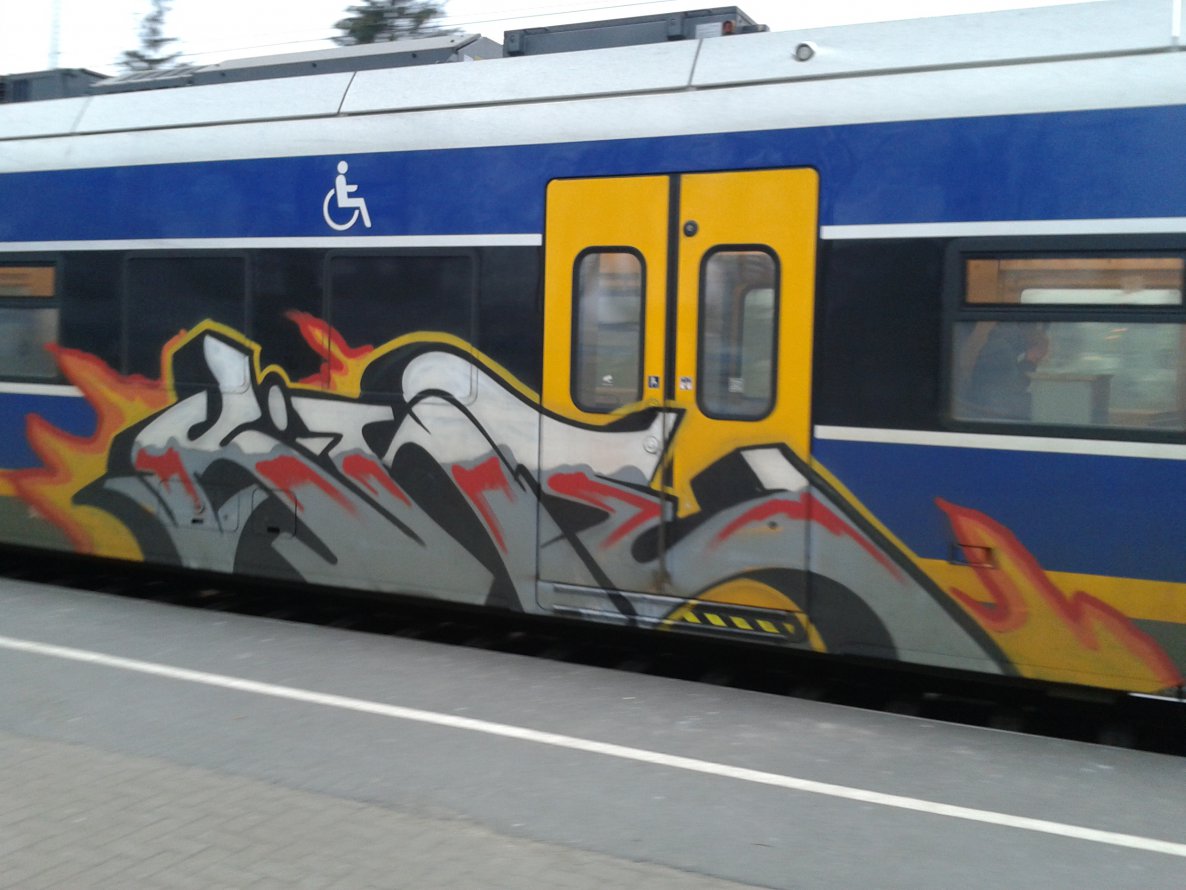 Graffiti Train - Photo by daREALziegenpeter - kine