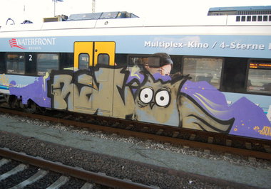 Graffiti Train - Photo by daREALziegenpeter - ratio, swk