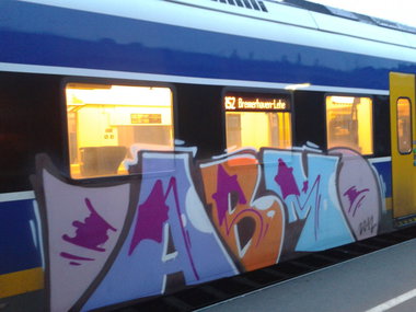 Graffiti Train - Photo by daREALziegenpeter - abm (2012)