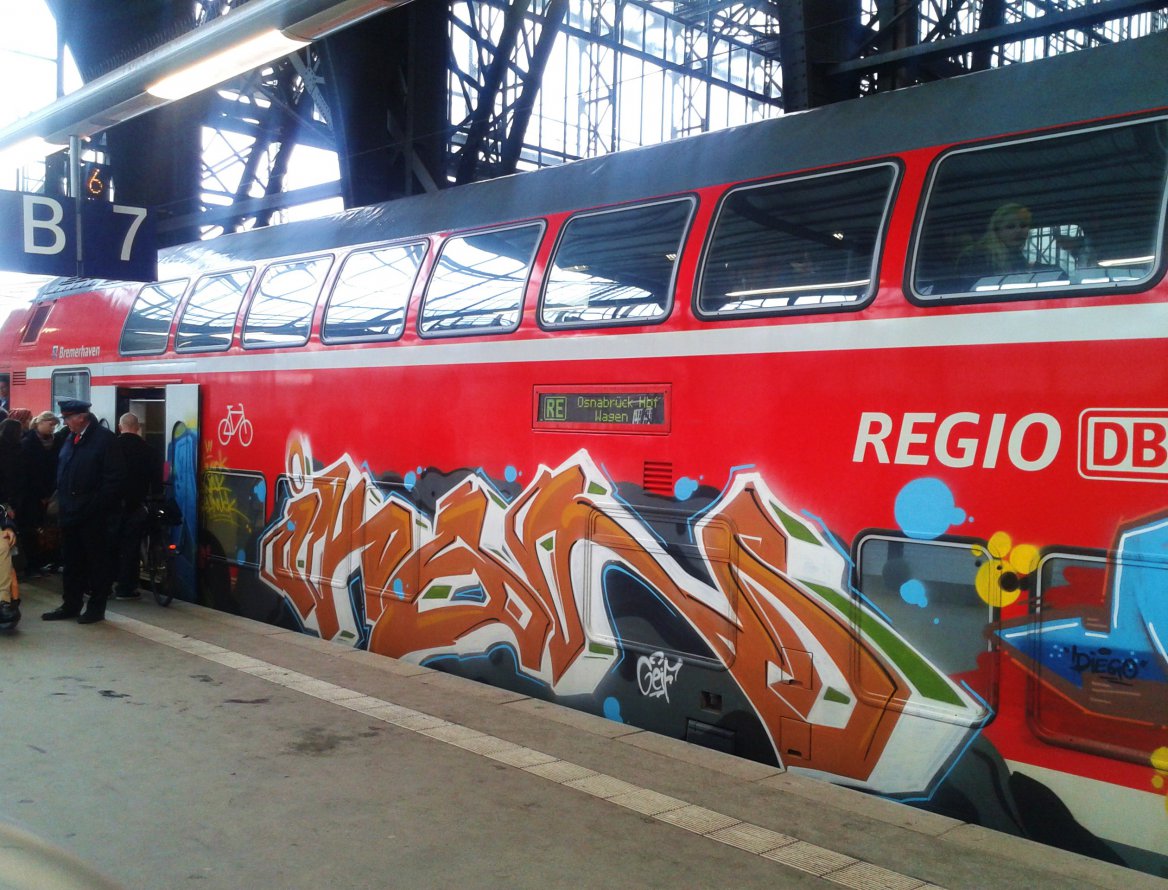 Graffiti Train - Photo by daREALziegenpeter - ikon