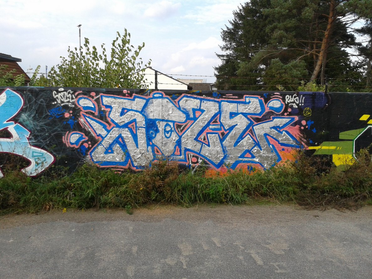 Graffiti Wall - Photo by daREALziegenpeter - soze, els