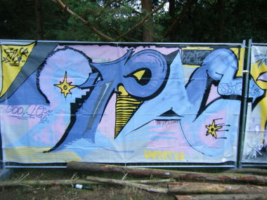 Graffiti Wall - Photo by daREALziegenpeter - 2pac, swk, lapd