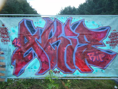 Graffiti Wall - Photo by daREALziegenpeter - rip, akie (2012)