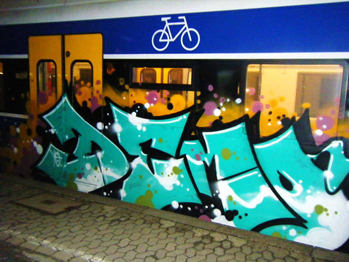 Graffiti Train - Photo by daREALziegenpeter - yo, Demo