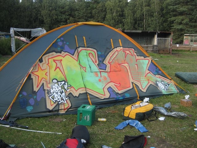 Graffiti Bombing - Photo by daREALziegenpeter - real, rgw, festival