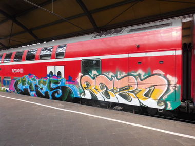 Graffiti Train - Photo by daREALziegenpeter - cies, rezo