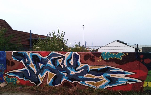 Graffiti Wall - Photo by daREALziegenpeter - pray, rgw