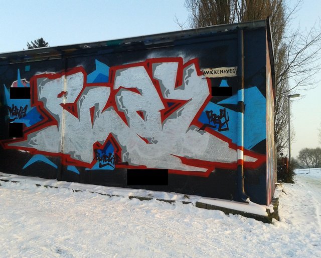 Graffiti Wall - Photo by daREALziegenpeter - pray, rgw
