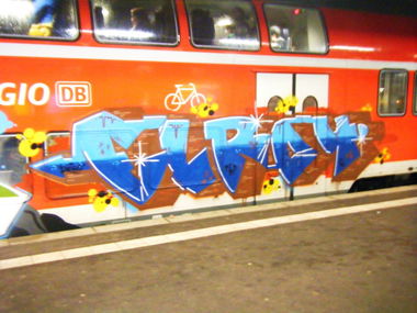 Graffiti Train - Photo by daREALziegenpeter - elroy