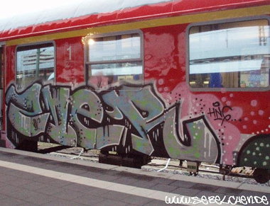 Graffiti Train - Photo by daREALziegenpeter - zwer, zver, hng